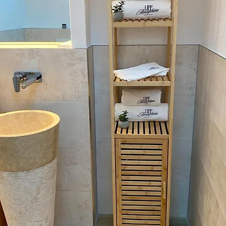 Life Atmosphaere Modern